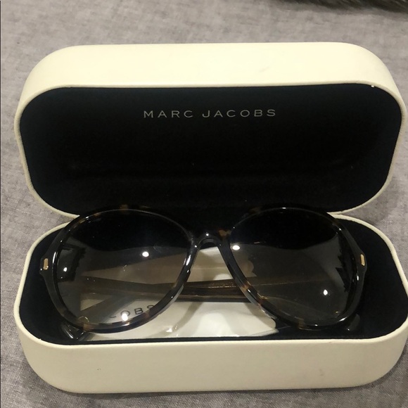 Marc Jacobs Tortoise Round Sunglasses - Picture 5 of 5